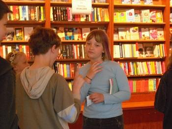 Besuch_der_Viertkl._Buecherstube_2009_01